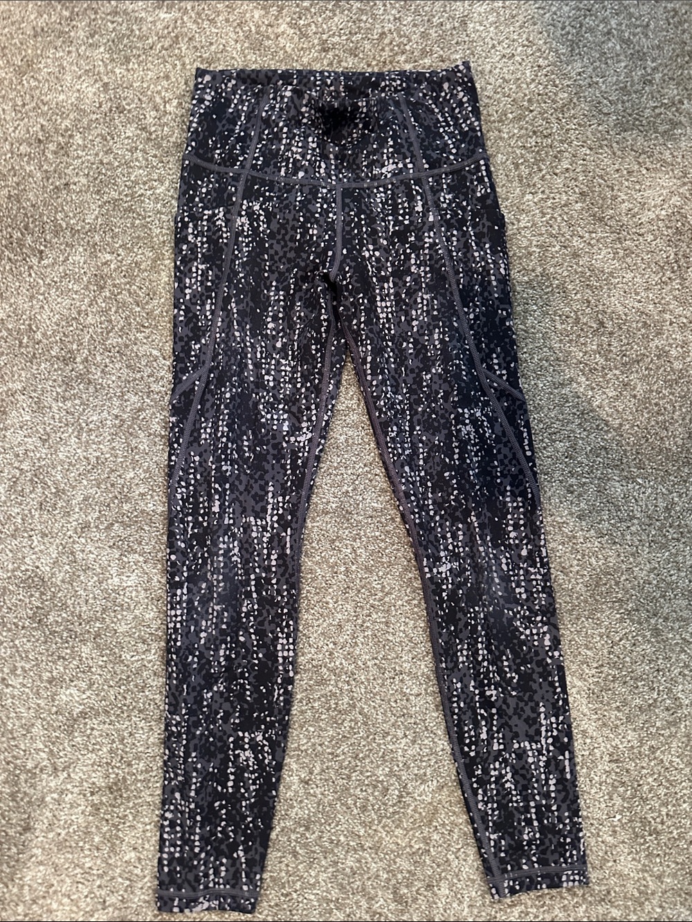 Athleta Black and Light Gray Speckled Leggings